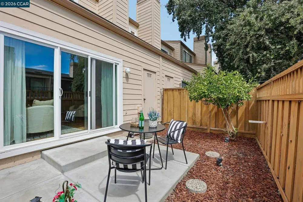 6560 Pioneer Ln #32 Dublin, CA 94568