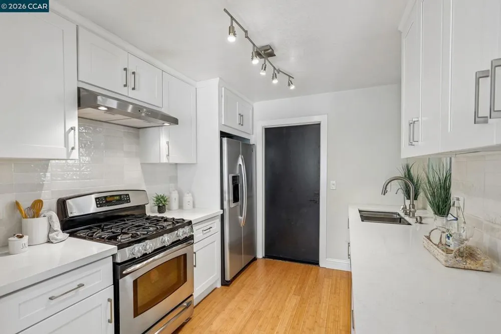 6560 Pioneer Ln #32 Dublin, CA 94568