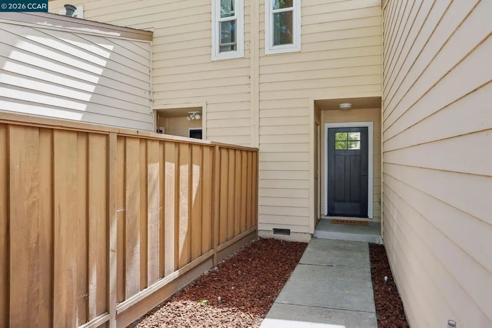 6560 Pioneer Ln #32 Dublin, CA 94568