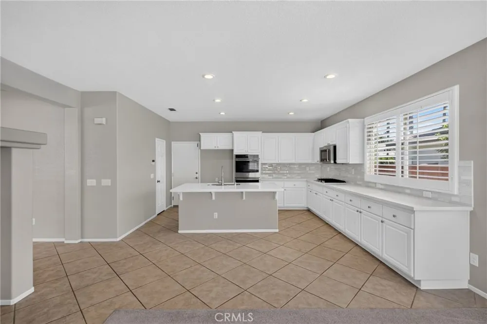 12611 Avocado Way Riverside, CA 92503