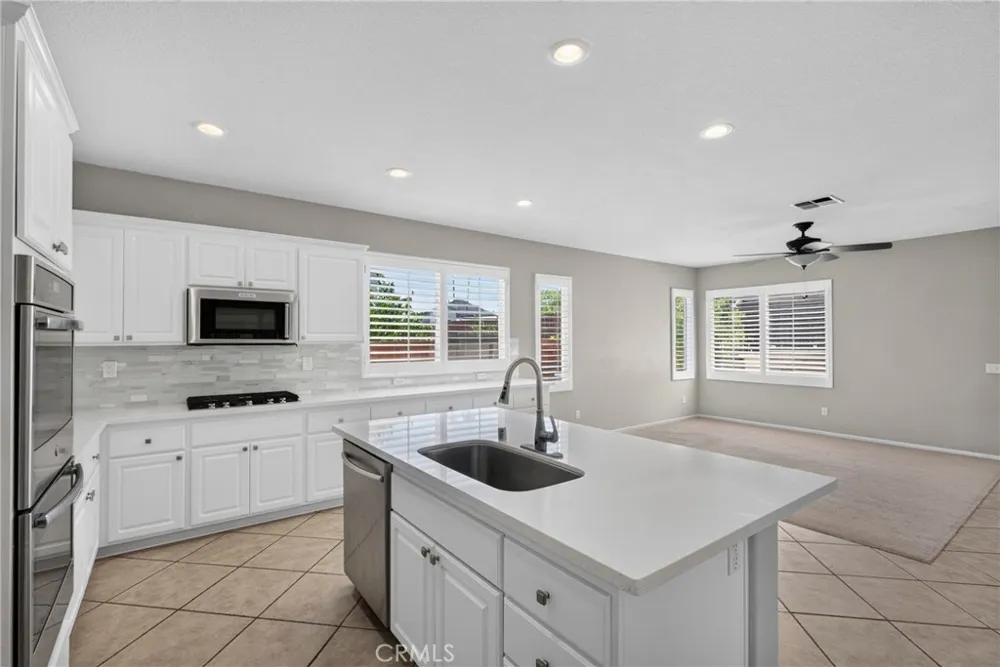 12611 Avocado Way Riverside, CA 92503