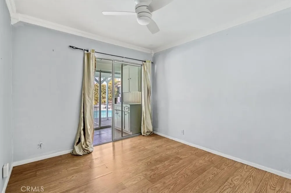 15701 Tuba North Hills, CA 91343