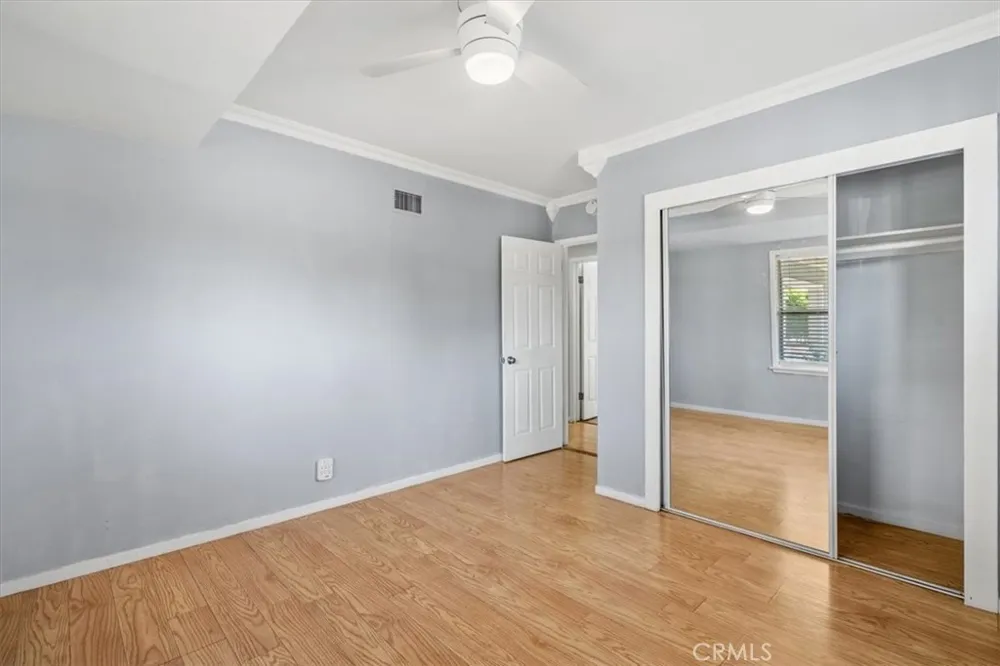 15701 Tuba North Hills, CA 91343