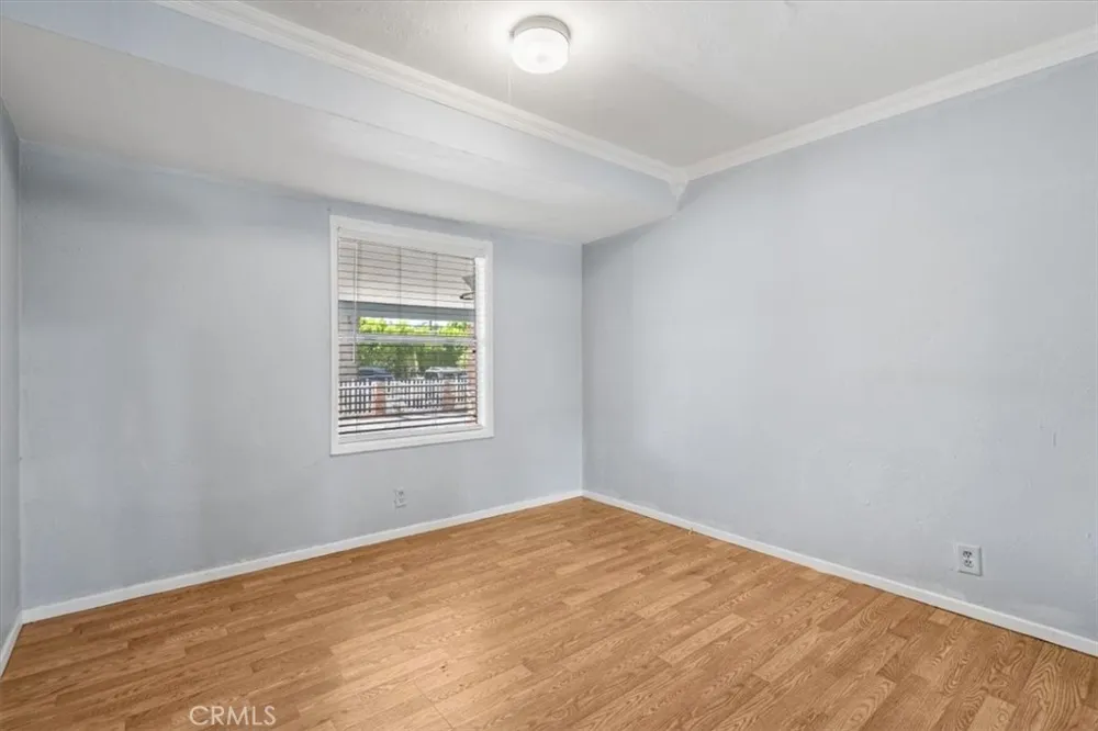15701 Tuba North Hills, CA 91343