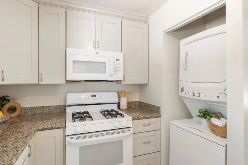 606 Lincoln Avenue Los Altos, CA 94022