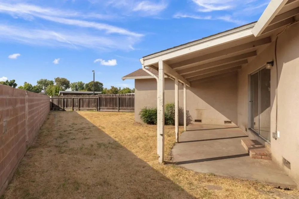 1936 Reseda Lane Modesto, CA 95350