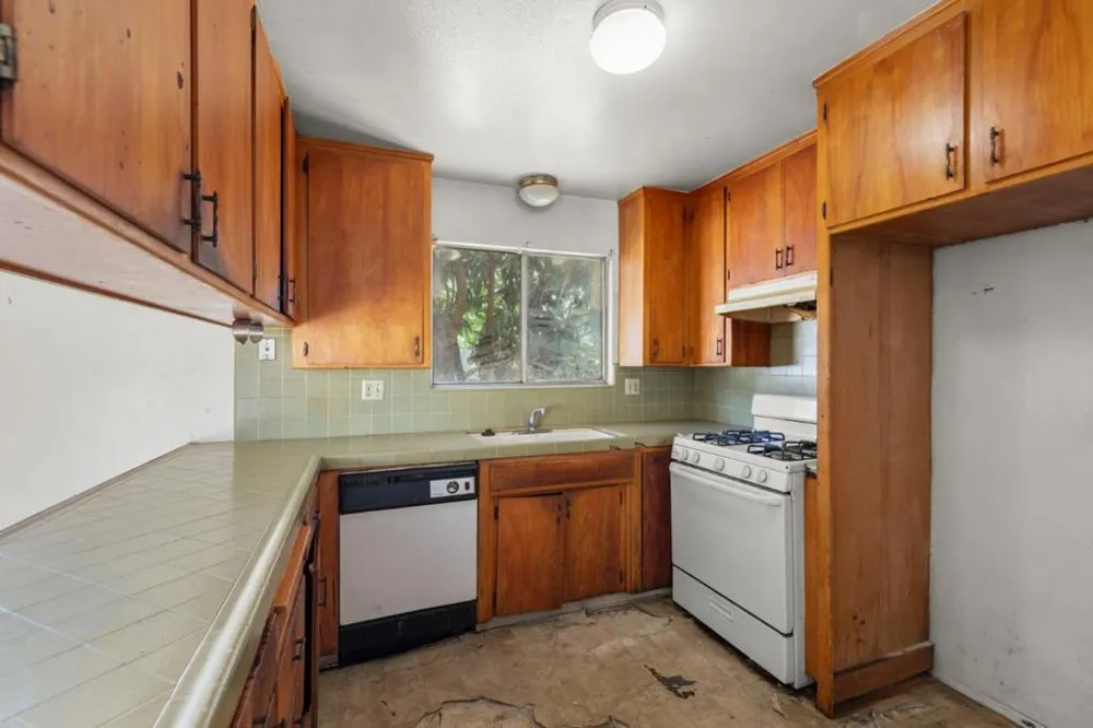 1936 Reseda Lane Modesto, CA 95350