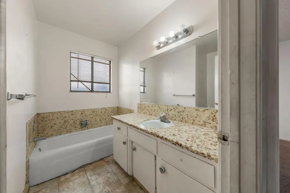 1936 Reseda Lane Modesto, CA 95350