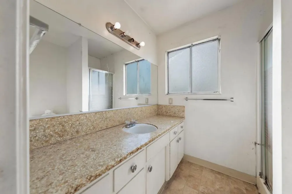 1936 Reseda Lane Modesto, CA 95350