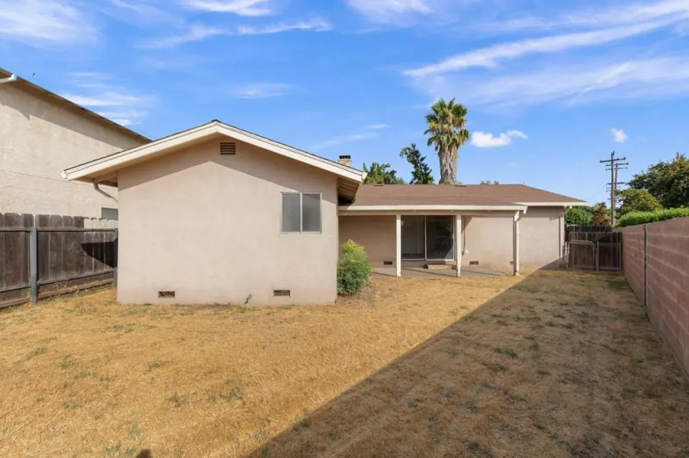 1936 Reseda Lane Modesto, CA 95350