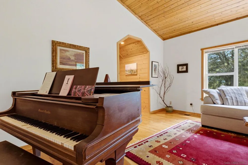 4518 Pine Ridge Avenue Julian, CA 92036