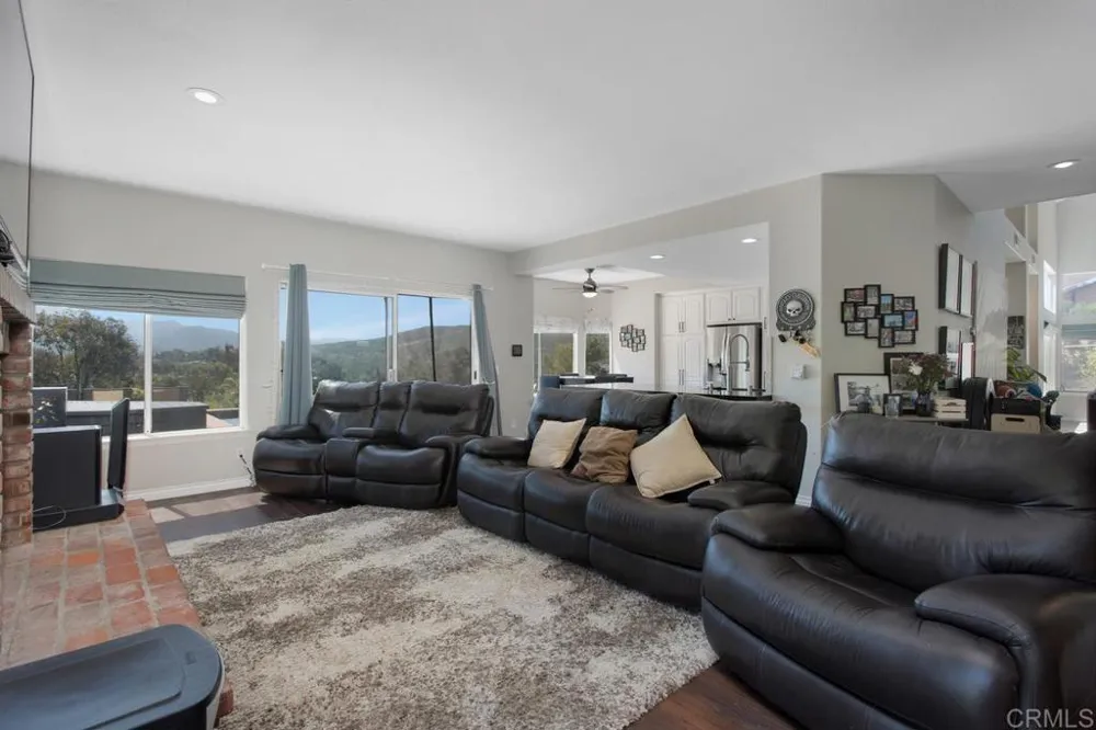 15979 Gantry Way Ramona, CA 92065