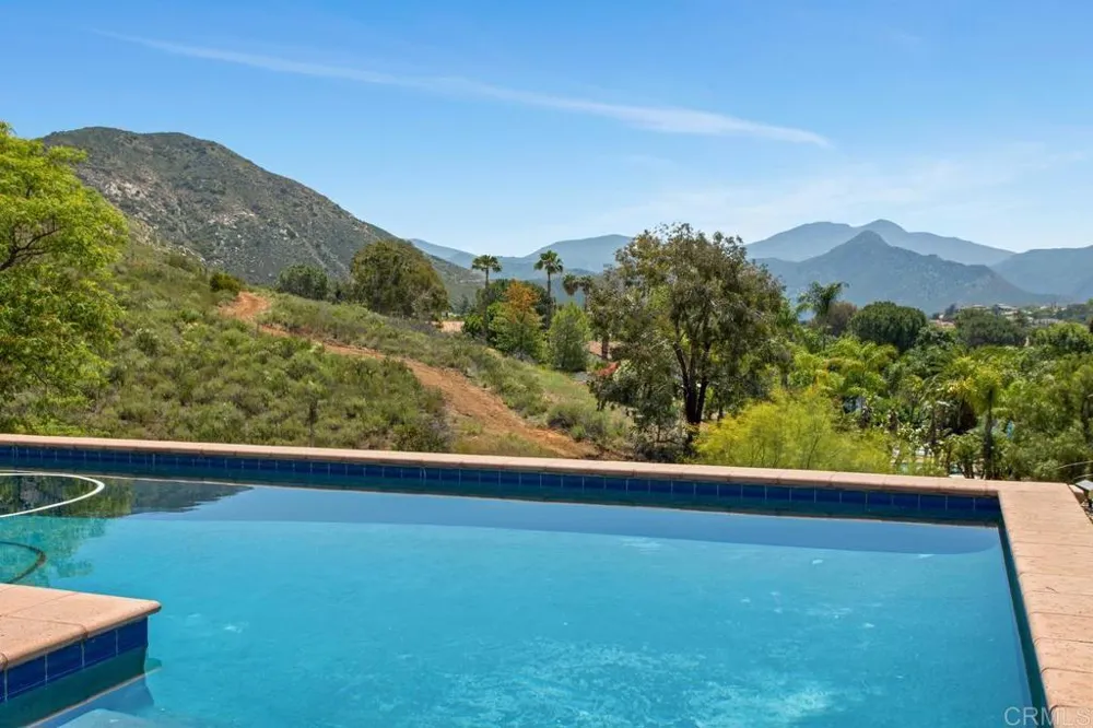 15979 Gantry Way Ramona, CA 92065