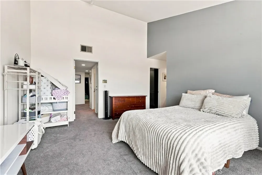 15760 Midwood #5 Granada Hills, CA 91344
