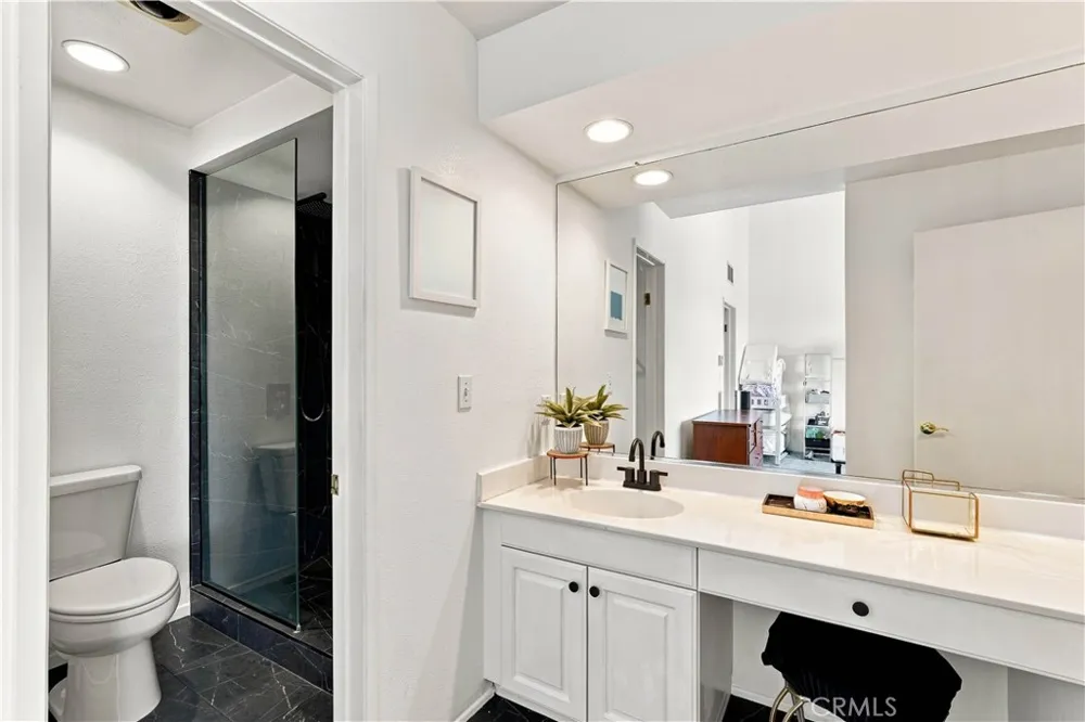 15760 Midwood #5 Granada Hills, CA 91344
