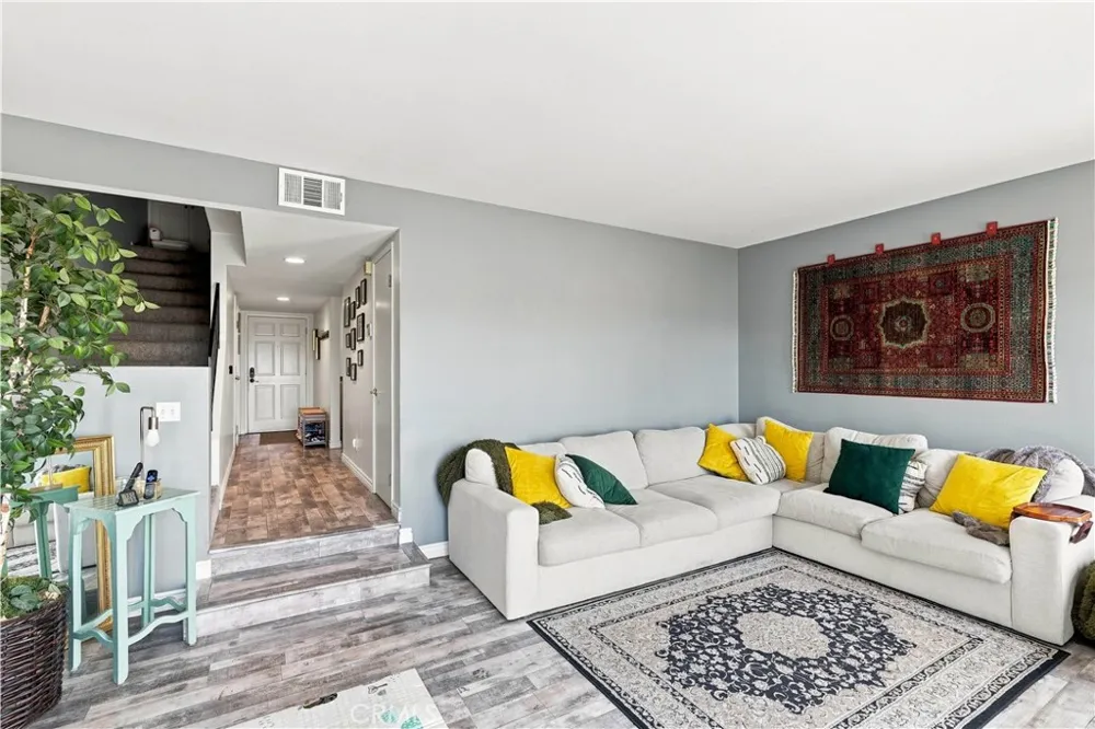 15760 Midwood #5 Granada Hills, CA 91344