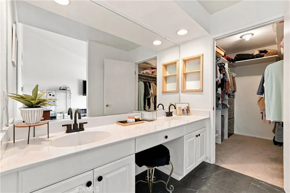 15760 Midwood #5 Granada Hills, CA 91344