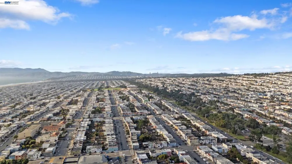 2722 Vicente St San Francisco, CA 94116