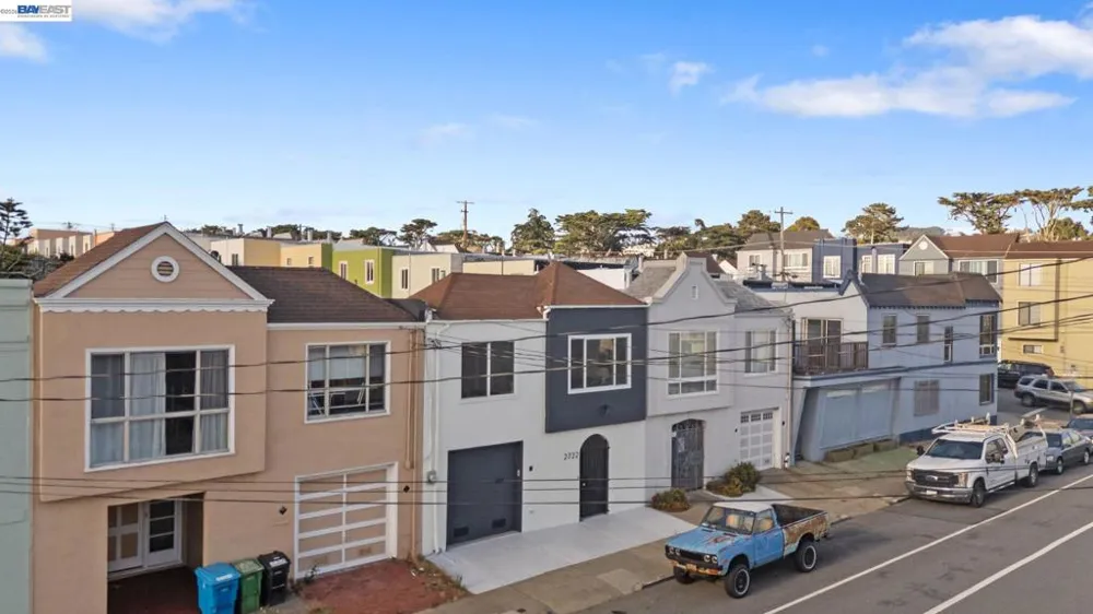 2722 Vicente St San Francisco, CA 94116