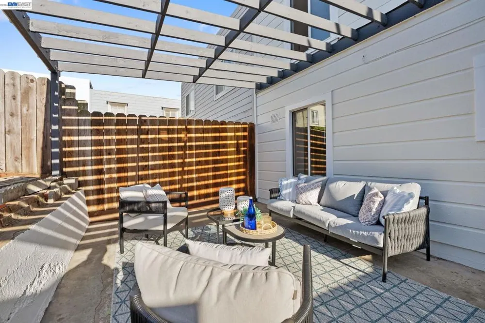 2722 Vicente St San Francisco, CA 94116