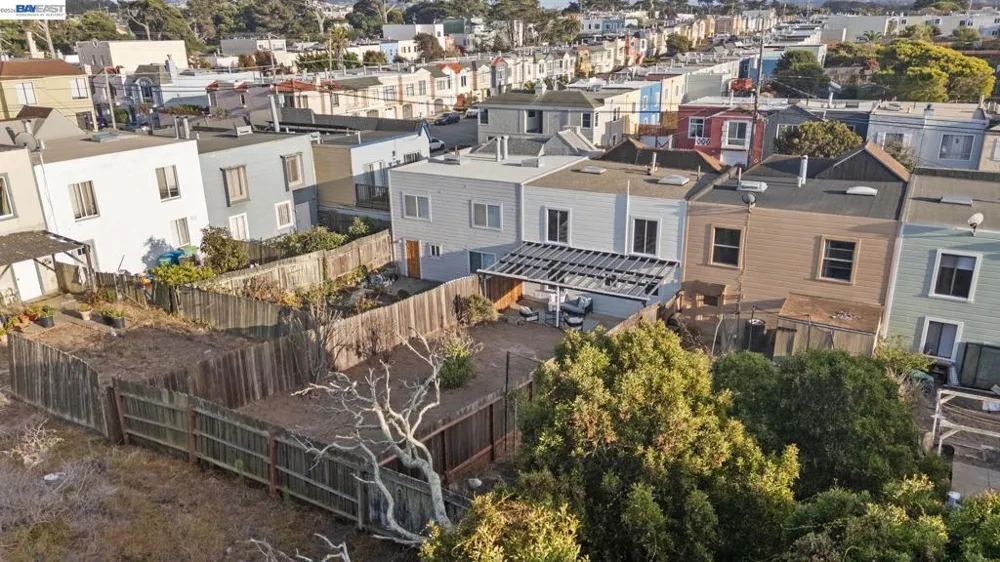 2722 Vicente St San Francisco, CA 94116