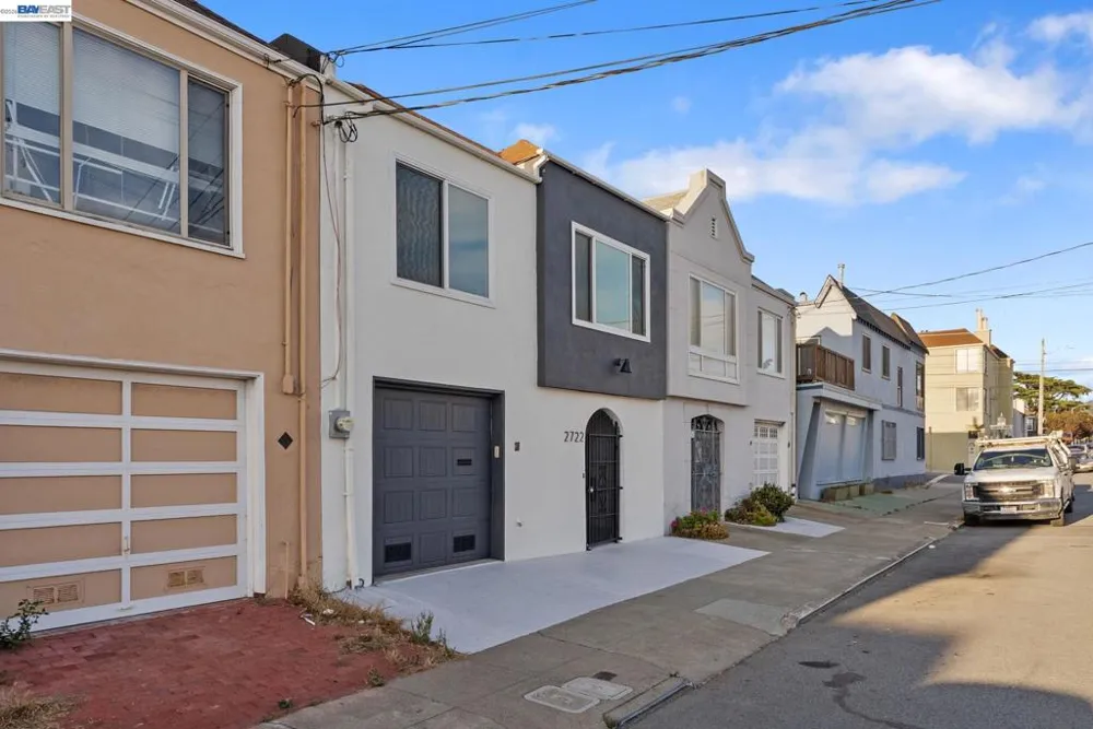 2722 Vicente St San Francisco, CA 94116