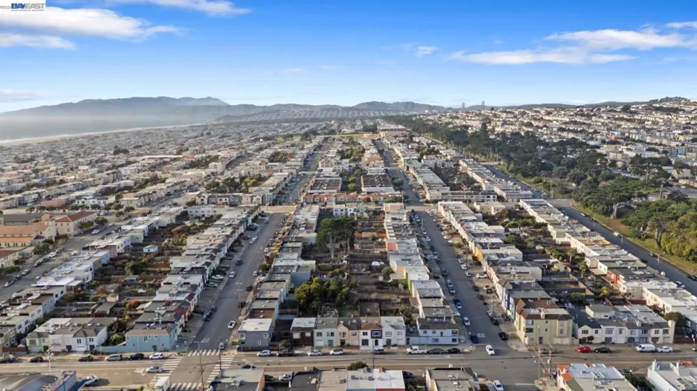 2722 Vicente St San Francisco, CA 94116