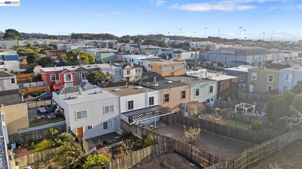 2722 Vicente St San Francisco, CA 94116