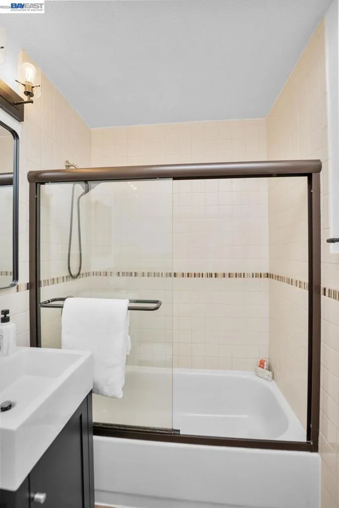 2722 Vicente St San Francisco, CA 94116