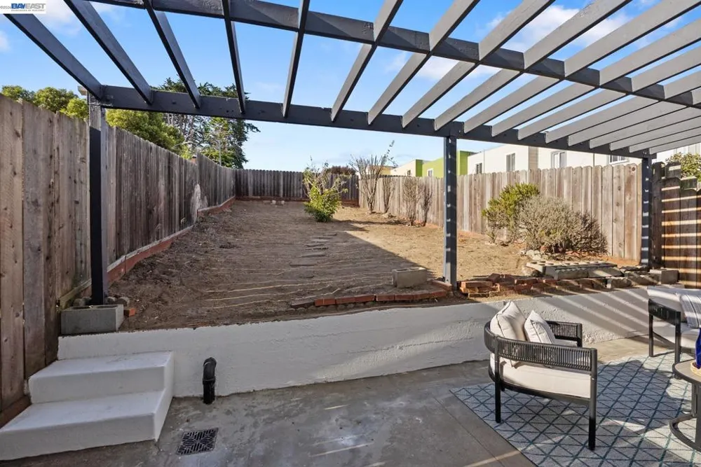 2722 Vicente St San Francisco, CA 94116