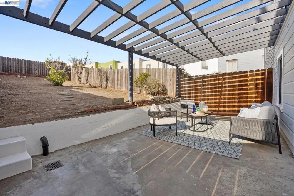 2722 Vicente St San Francisco, CA 94116