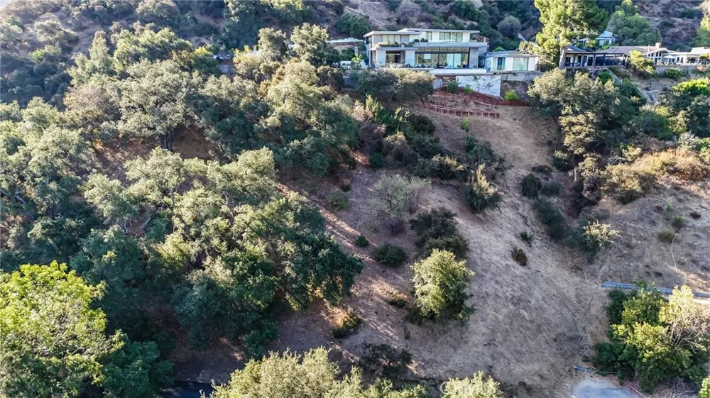 3038 Cornwall Drive Glendale, CA 91206
