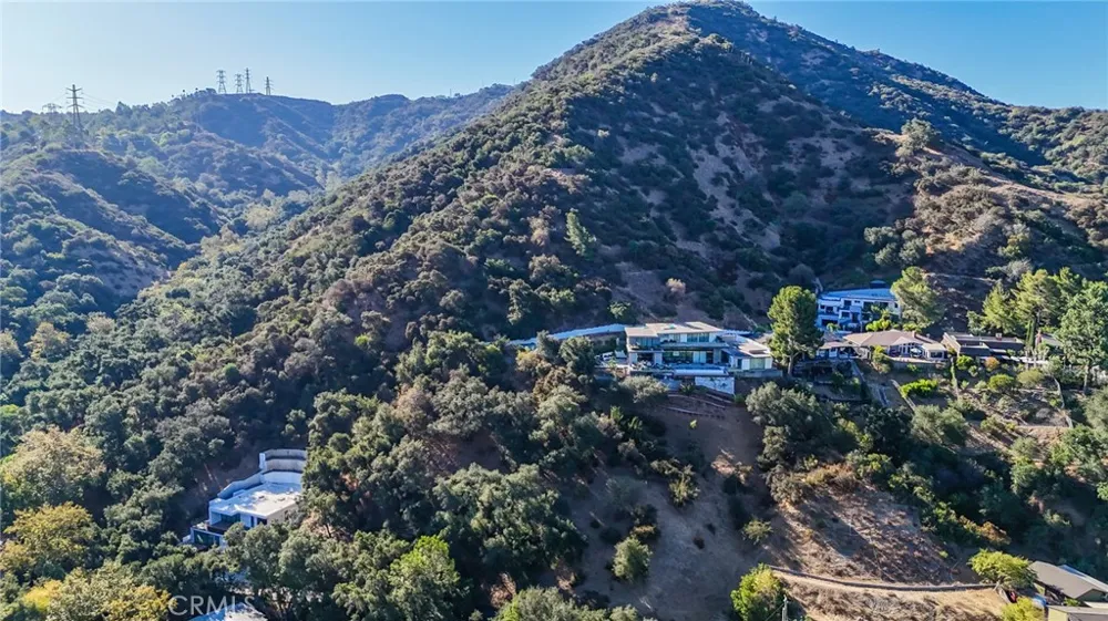 3038 Cornwall Drive Glendale, CA 91206