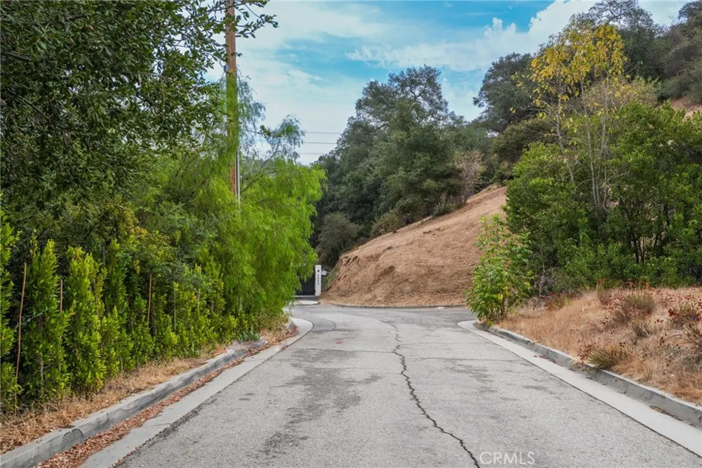3038 Cornwall Drive Glendale, CA 91206
