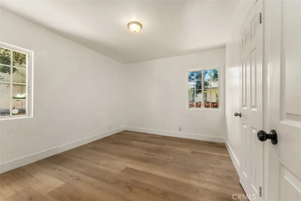 2101 S Sycamore Santa Ana, CA 92707