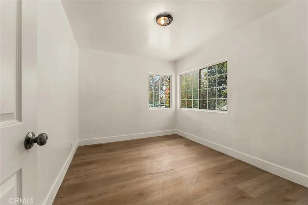 2101 S Sycamore Santa Ana, CA 92707