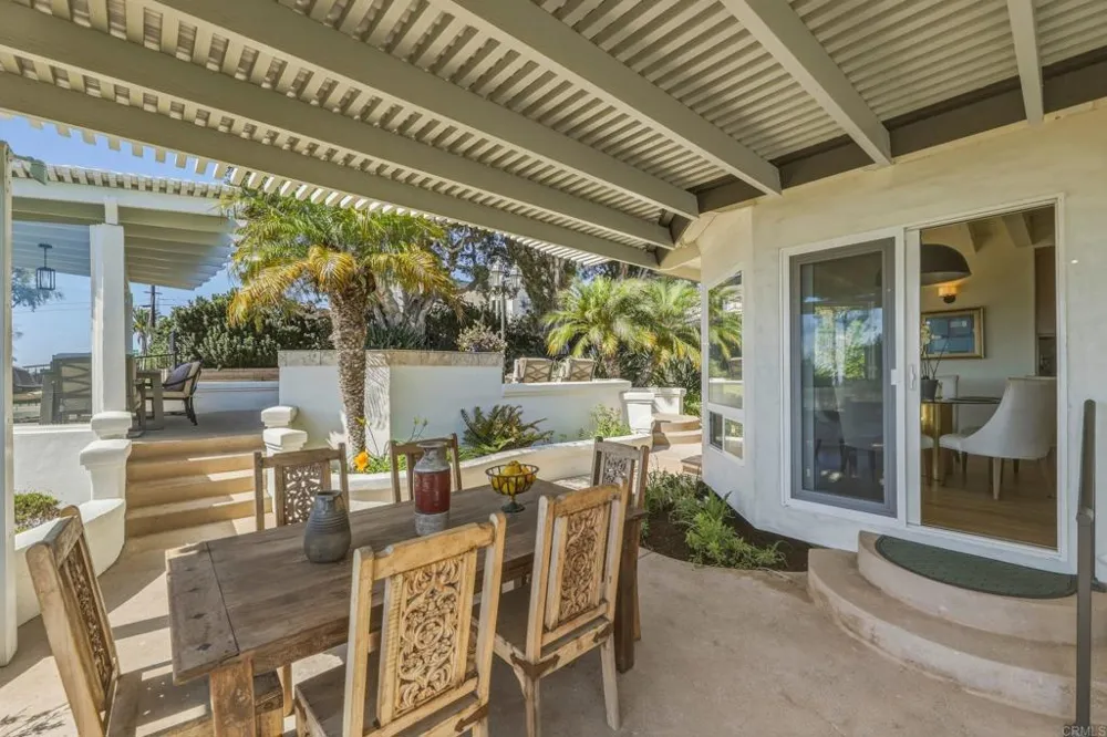 2140 Janis Way Carlsbad, CA 92008