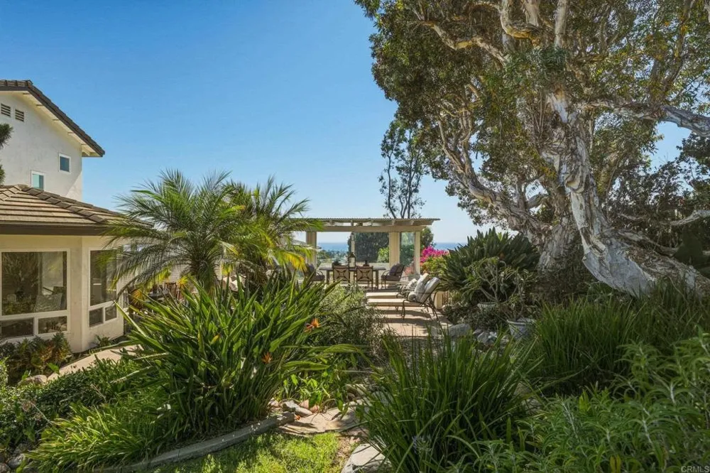 2140 Janis Way Carlsbad, CA 92008