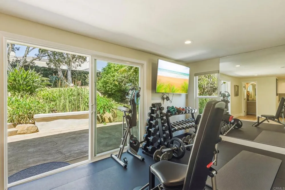 2140 Janis Way Carlsbad, CA 92008