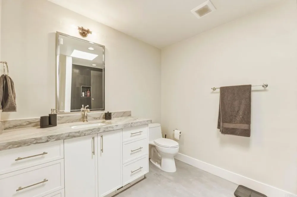 2140 Janis Way Carlsbad, CA 92008