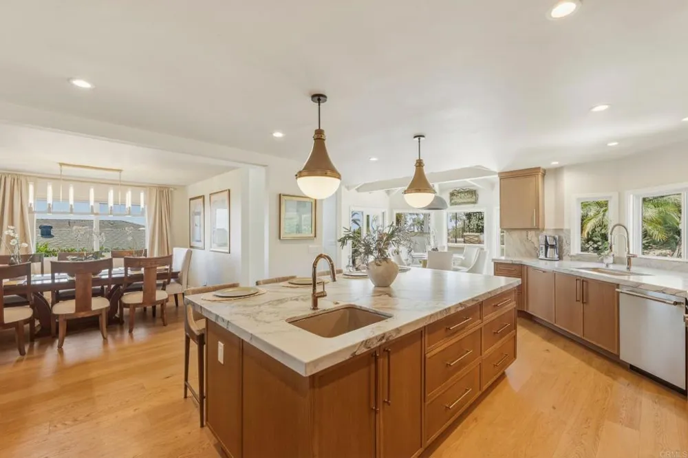 2140 Janis Way Carlsbad, CA 92008