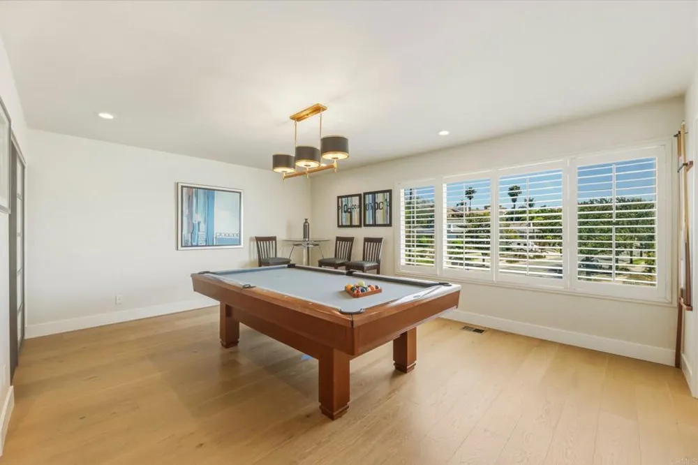 2140 Janis Way Carlsbad, CA 92008