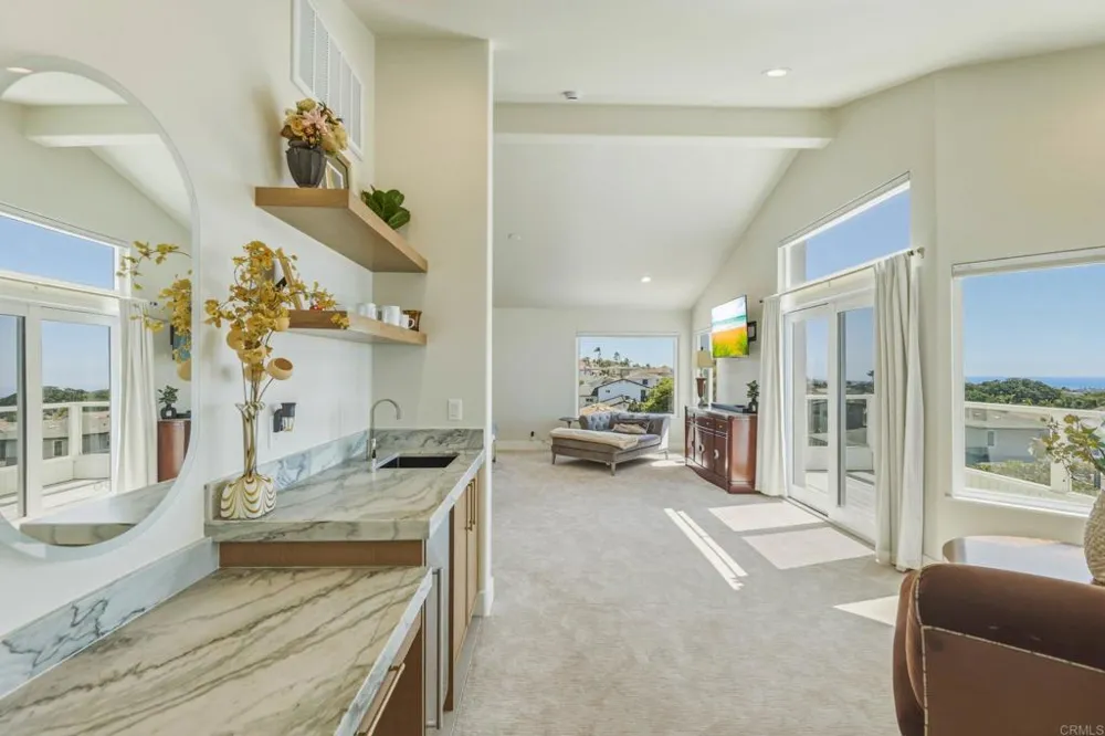 2140 Janis Way Carlsbad, CA 92008
