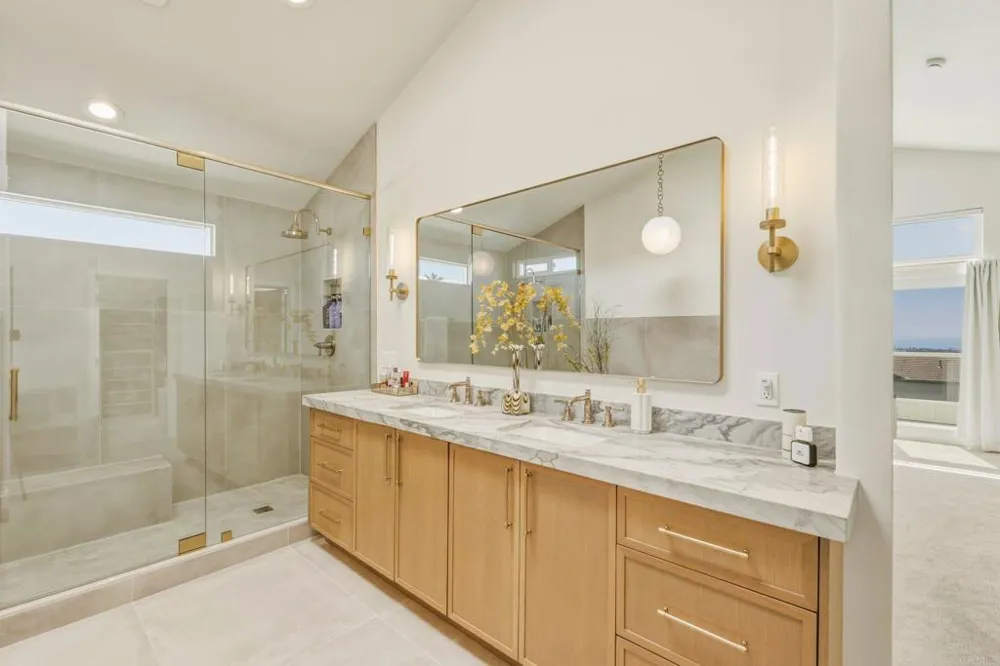 2140 Janis Way Carlsbad, CA 92008