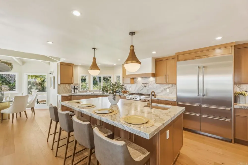 2140 Janis Way Carlsbad, CA 92008