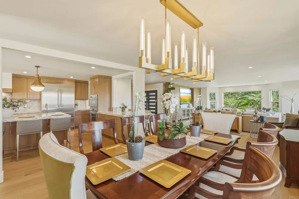 2140 Janis Way Carlsbad, CA 92008
