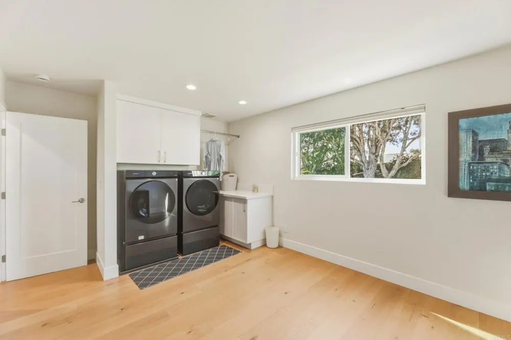 2140 Janis Way Carlsbad, CA 92008