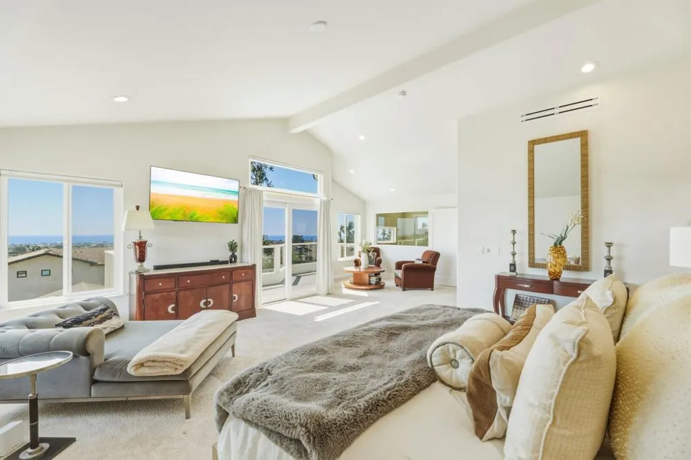 2140 Janis Way Carlsbad, CA 92008