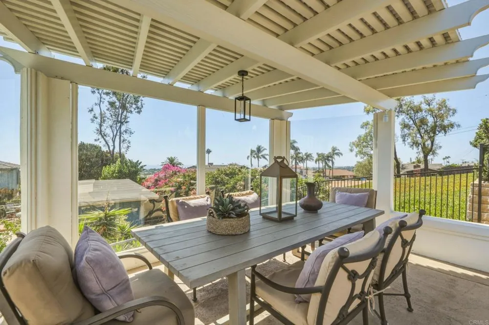 2140 Janis Way Carlsbad, CA 92008