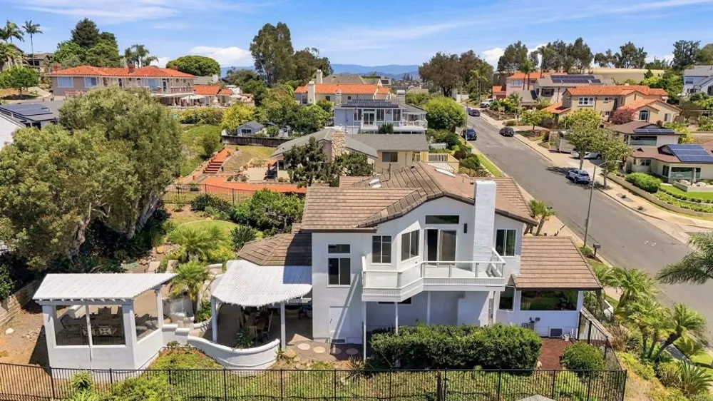 2140 Janis Way Carlsbad, CA 92008